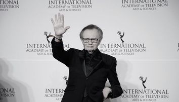 Larry King a murit la vârsta de 87 de ani. Legendarul prezentator TV american fusese internat în spital cu Covid-19