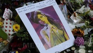 Traficanti de cocaina isi vand drogurile cu portretul lui Amy Winehouse!