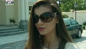Monica vrea sa doneze banii de la Irinel!<span style=