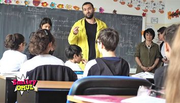 VIDEO Smiley, surpriză pentru un elev din Capitală. Ce s-a întâmplat când a intrat în clasă, la ora de Română