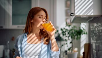 Alimentele aparent sănătoase ne atacă dinții. Ce spune medicul stomatolog să eviți!