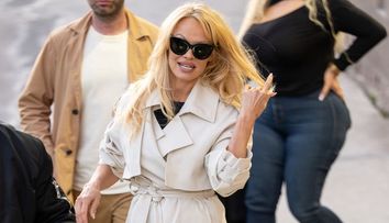 Cele mai șocante dezvăluiri făcute de Pamela Anderson la început de an. Cine a abuzat-o în copilărie