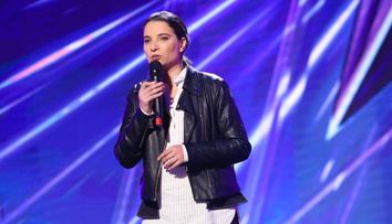 Croitoreasa de la Românii au talent: „Merg în fiecare seară la karaoke. Cobor din casă și intru direct în club”