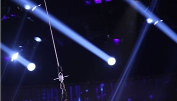 Românii au talent 2021: Luana Cayres a făcut spectacol atârnată...de păr și i-a lăsat mască pe jurați