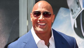 Prima imagine cu Dawyne Johnson si Charlize Theron pentru Furious 8. Cum s-au fotografiat cei doi 