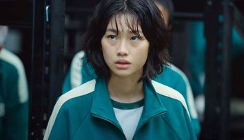 HoYeon Jung, din Squid Game, într-o ținută îndrăzneață pe coperta Vogue, ediția coreeană