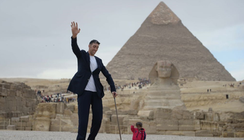 Are peste 2,5 m, cântărește 137 kg și este cel mai înalt om de pe Terra. Cine este Sultan Kosen