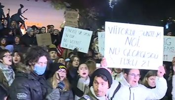 Protestul împotriva lui Călin Georgescu din Piața Universității. Ce s-a întâmplat în timpul manifestației