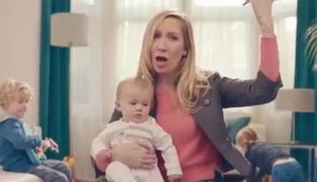 Ce face aceasta mama intr-un clip a strans peste 1.000.000 de vizualizari intr-o singura saptamana: VIDEO