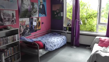 Cum sa intorci o camera cu susul in jos. O farsa de 2 milioane de afisari pe YouTube