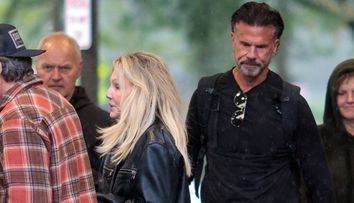 El a fost căsătorit de șase ori, iar ea a rupt logodna în mai 2025. Formează cel mai nou cuplu de la Hollywood, la aproape 70 de ani. Lorenzo Lamas și Heather Locklear au apărut pentru prima dată împreună, după ce au confirmat relația