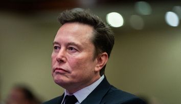 Elon Musk oferă 1 milion de dolari pentru picturi murale în memoria refugiatei ucrainene ucise în Carolina de Nord