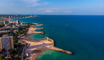 Cât costă, de fapt, un weekend la mare în România. Stațiunea unde poți ieși cel mai ieftin în vara lui 2026