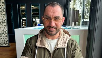 Iubita lui Pescobar a născut. Milionarul din domeniul HoReCa a surprins-o cu un buchet imens de trandafiri pe tânăra mămică: „Mulțumim lui Dumnezeu”