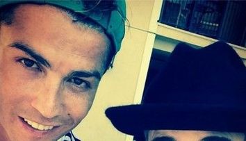 TOP 3 vedete cu cei mai multi fani pe retele de socializare. Taylor Swift pe 3, Bieber pe 2. Surpriza de pe locul 1