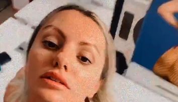 Alexandra Stan, selfie-video în cadă! Artista s-a filmat goală și acoperită de spumă