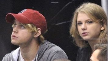 Taylor Swift inceraca sa-l inlocuiasca pe Jack  Gyllenhaall cu un frumusel din “Glee”!