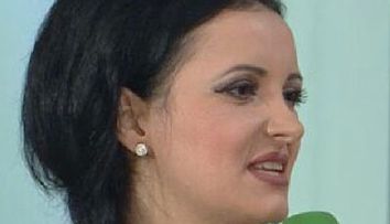 O cantareata din Romania si-a facut 17 operatii estetice, ca sa arate ca Nicoleta Luciu: VIDEO