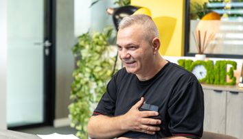Șef sub acoperire, 21 noiembrie 2024. Eugen Ene, livratorul care a dormit în scările de bloc, este recompensat pentru munca depusă. Surpriza pe care i-a pregătit-o șeful sub acoperire îi ajută să își îndeplinească visul: „Dăruită de suflete pentru suflete”