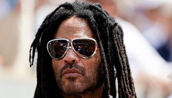 La 62 de ani, Lenny Kravitz are un trup ireal. Ce dietă neobișnuită ține și de ce face sport în blugi sau pantaloni de piele