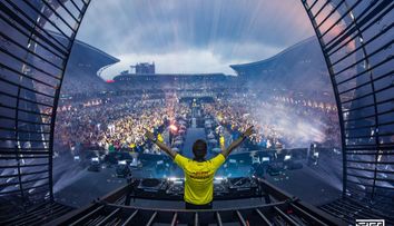 VIDEO A doua zi de UNTOLD 2019. Armin van Buuren, show unic in lume, alaturi de orchestra Operei Nationale Române din Cluj-Napoca