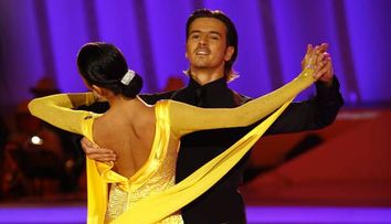Alina, sora lui Mihai Petre, o tanara frumoasa si talentata. 