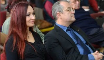 Ce soție frumoasă are Emil Boc, primarul Clujului. Oana a impresionat prin eleganță și bun-gust la cel mai recent eveniment la care și-a făcut apariția