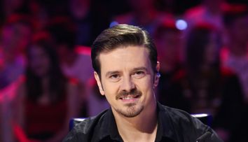 Premieră în România! Mihai Petre te invită la DanceHero, prima competiție de dans pro-am desfășurată la București