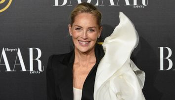 Sharon Stone, în compania unui bărbat gol, care ar putea să îi fie fiu. Cum a pozat în cel mai recent pictorial
