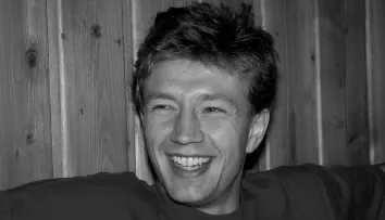 Moarte neobișnuită. Un fost fotbalist, devenit medic, a decedat după ce s-a izbit de o căprioară, în timp ce mergea pe bicicletă