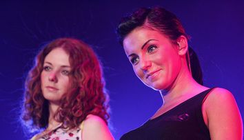 Fetele din trupa t.A.T.u se reunesc după 10 ani. Cum arată acum rusoaicele care au făcut furori