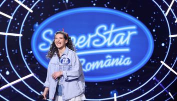 Rusalina Bona a făcut senzație pe scena SuperStar cu o variantă proprie a melodiei „Hai vino iar în gara noastră mică”