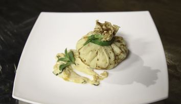 Reteta Amalia Croitoru: Saculet umplut cu tagliatelli, zucchini si creveti