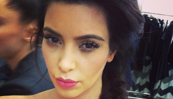 Fotografia cu care a inchis gura lumii pentru totdeauna. Cum raspunde Kim Kardashian acuzatiilor ca nu e insarcinata cu adevarat