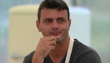 Cand a vazut-o, a izbucnit instant in lacrimi. Surpriza emotionanta de care a avut parte Robert la Bake Off Romania