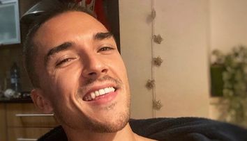 După ce concurent de la Survivor i s-au aprins călcâiele lui Emil Rengle. „Cu băiatul ăsta țin”