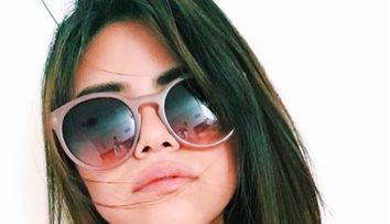 Seamana izbitor cu Selena Gomez, dar asta nu e tot.Cine e femeia care se iubeste cu sosia mai tanara a lui Justin Bieber