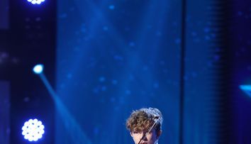 Românii au talent 2020 - Cătălin Advahov a impresionat juriul cu talentul său de a cânta la vioară și a luat 4 DA