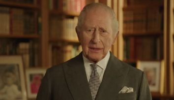 Regele Charles, apariție îngrijorătoare la aniversarea de 100 de ani a regretatei Regine. Ce au observat fanii roiali: ”Cancerul își spune cuvântul”