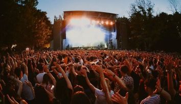Dă-ți întâlnire cu persoana iubită la Untold, Summer Well sau Afterhills. Cum câștigi invitații