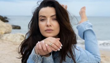 Anca Dinciu a născut în mare secret. Ce nume au ales actrița și partenerul ei pentru fiul lor: „Viața începe astăzi”