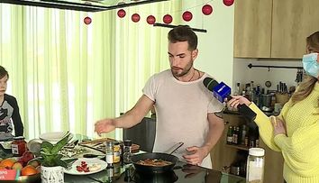 În bucătărie la Randi. Rețeta propusă de artist pentru un mic dejun sănătos
