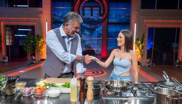 Mimi gătește alături de Chef Joseph Hadad. „E mai grea decât mine tigaia asta”