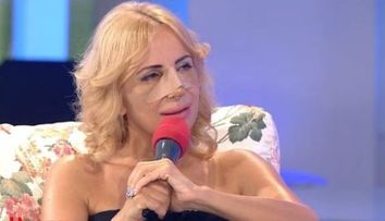 Daniela Gyorfi si-a dat jos bandajul in direct la 