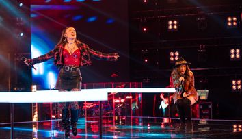 Confruntări Vocea României 2024. Anastasia Sandu și Teodora Negreanu au ridicat sala în picioare cu o piesă de la Aerosmith. Tudor Chirilă a avut o misiune dificilă: „A fost cea mai bună interpretare a voastră, e greu de departajat”