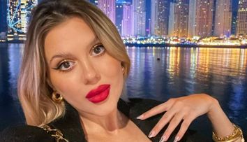 Emily Burghelea a pozat în lenjerie intimă pentru Victoria’s Secret. „Cum poți fi atât de frumoasă!”, i-au comentat fanii