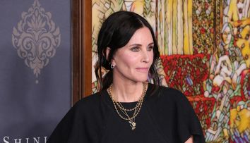 Reacția lui Courteney Cox după moartea lui Matthew Perry. Colega din „Friends” a postat o fotografie emoționantă