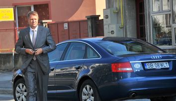 O mașină de protocol folosită de Klaus Iohannis când era primarul Sibiului a fost scoasă la licitație. Care este prețul de pornire