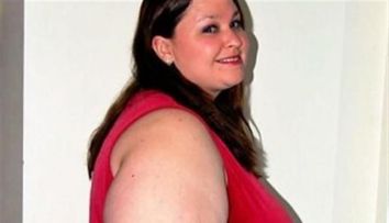 A slabit 100 de kilograme, iar viata ei s-a schimbat complet. Transformarea fabuloasa a unei femei care suferea de obezitate: FOTO inainte si dupa
