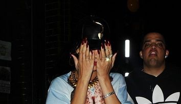 Ce a vrut sa ascunda Rihanna de ochii curiosilor? Vezi <span style=